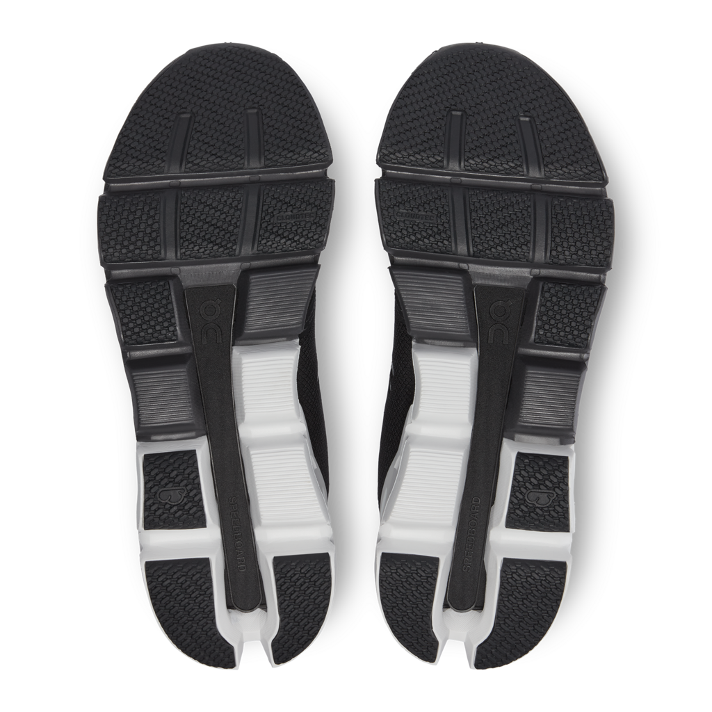 Small PNG-71.98677-cloudflyer_4-fw22-black_white-m-g3