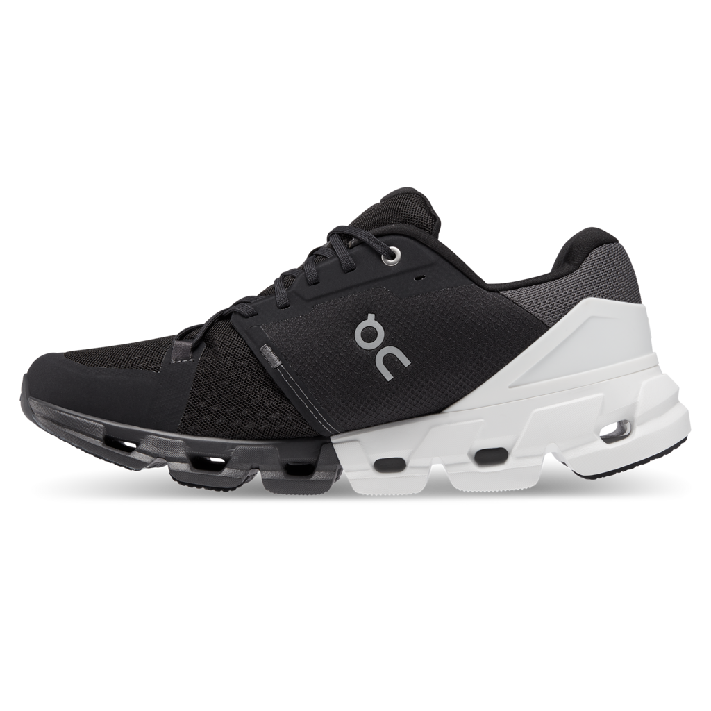 Small PNG-71.98677-cloudflyer_4-fw22-black_white-m-g4